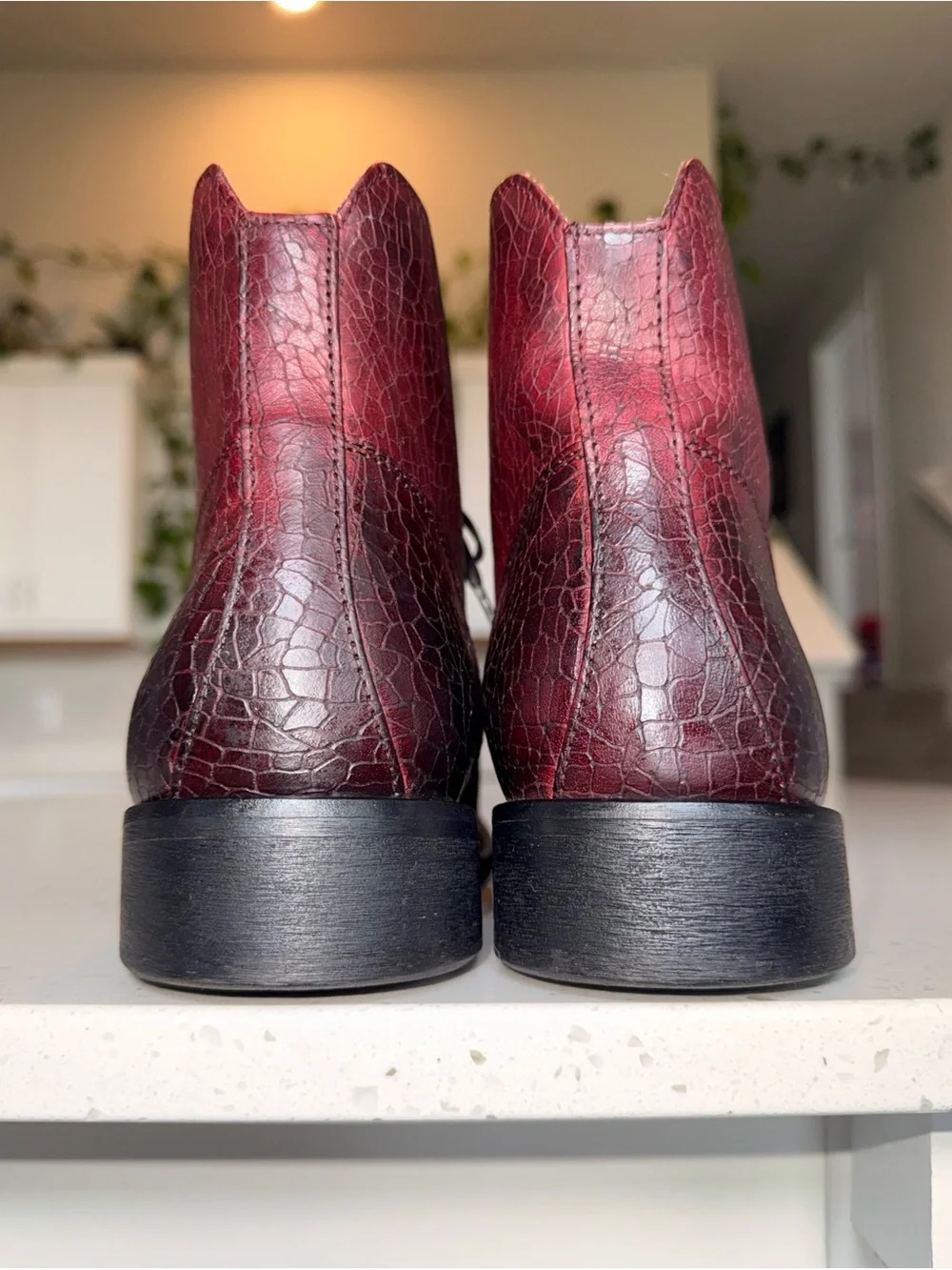 Robert Graham Men's Burgundy Textured Chukka Boots